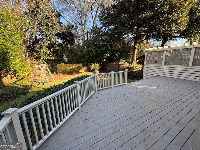 Building Photo - 1092 McLynn Ave NE