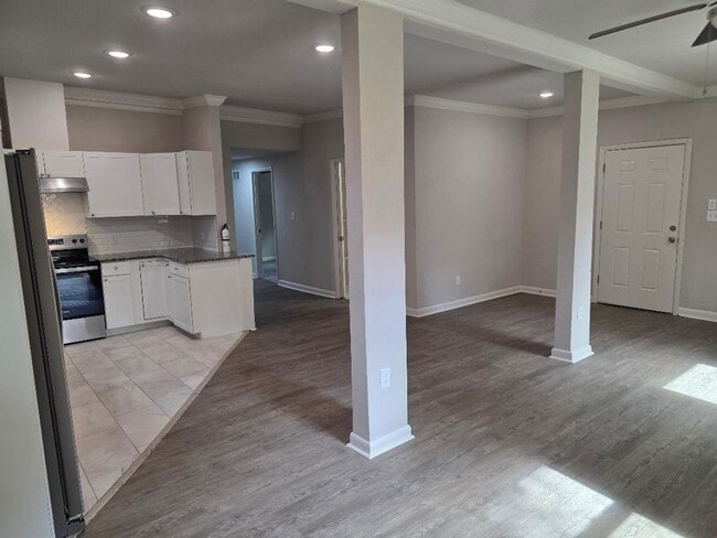 Building Photo - 21307 SE Hawthorne Rd