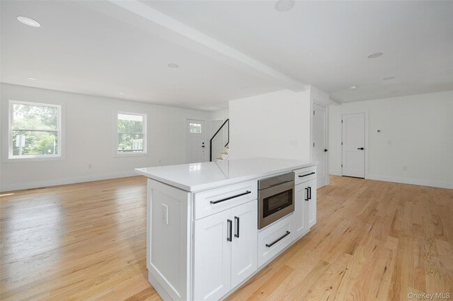 Building Photo - 7441 S Broadway