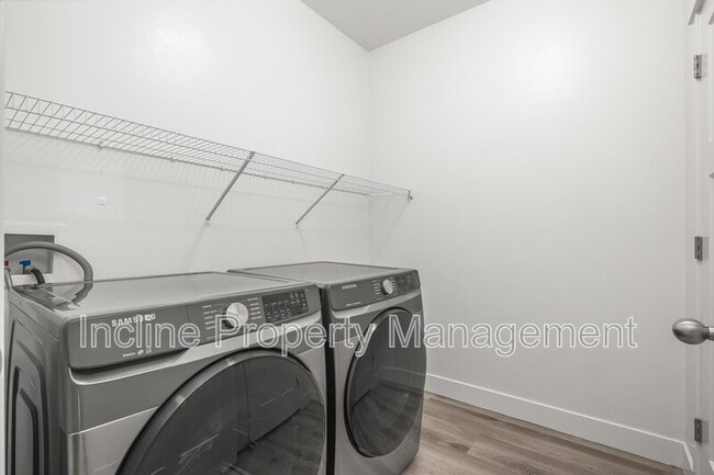 Building Photo - 547 N 360 W