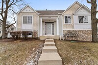 Building Photo - 1774 Middlebury Dr