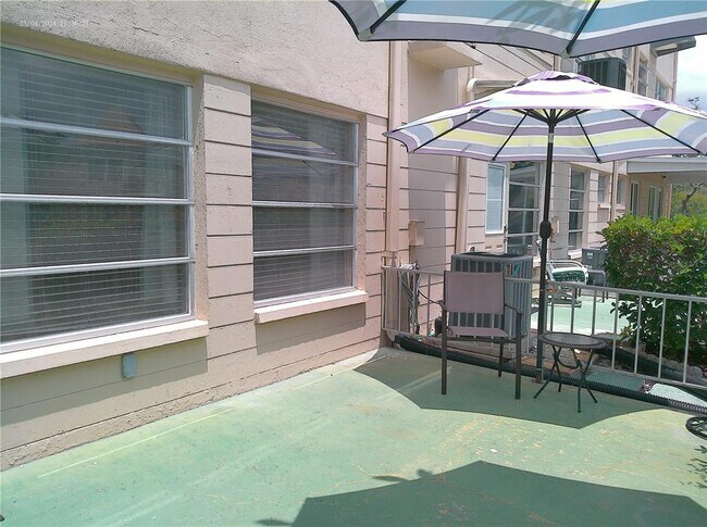 Building Photo - 2331 Finlandia Ln