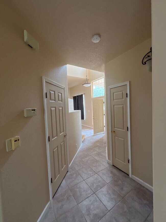 Building Photo - 6715 Tesoro Pl NE