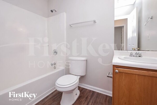 Building Photo - 732 Four Winds Ln