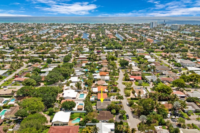 Building Photo - 1911 NE 27th St