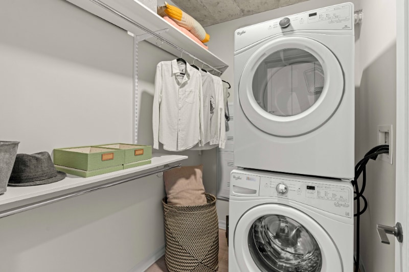 Building Photo - 172 W Huron St