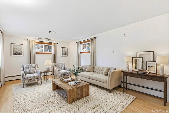 Building Photo - 19 King St