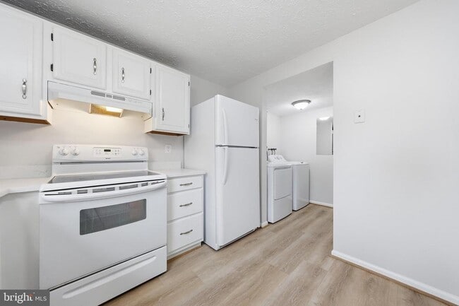 Building Photo - 6711 Kernel Ct