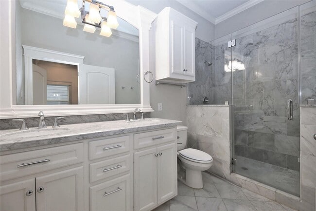 Building Photo - 2114 Bidwell Dr