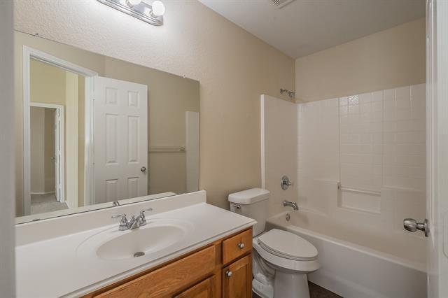 Building Photo - 5720 Hilton Head Dr