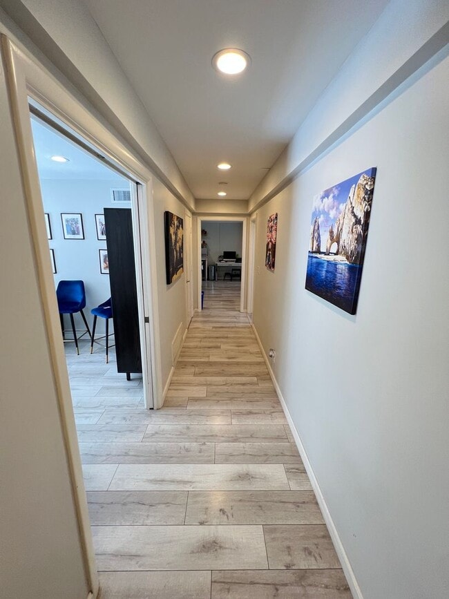 Building Photo - Beautifully Upgraded 5 Bed 4 Bath Orange Pool Home