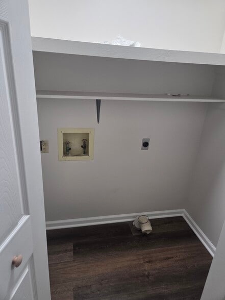 Building Photo - 103 Candystick Cir