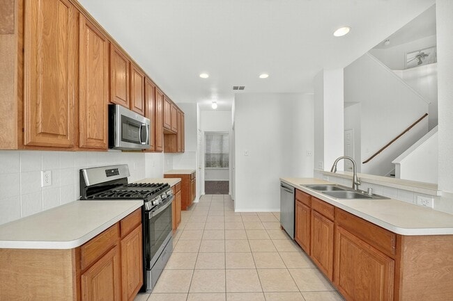 Building Photo - 1006 Hidden Creek Dr