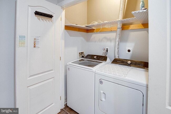 Building Photo - 938 Herons Run Ln