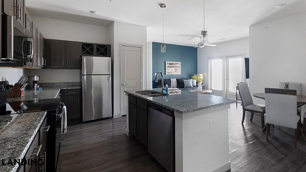 Building Photo - 2825 Main St