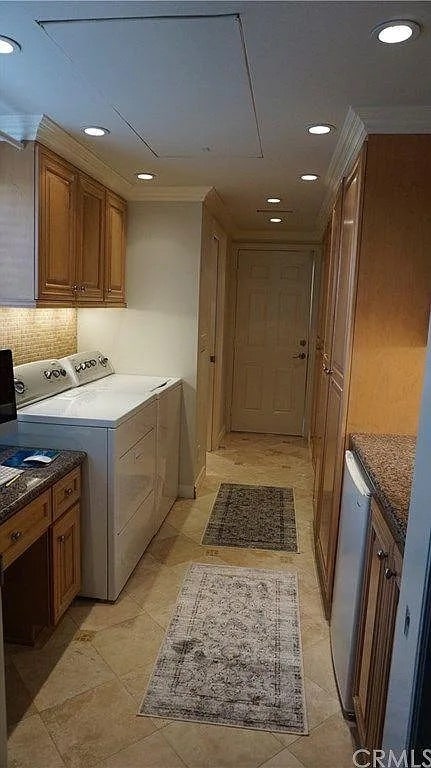 Building Photo - 126 E Arthur Ave