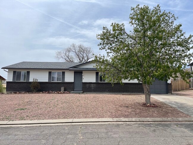 Primary Photo - 615 Virginia Ct