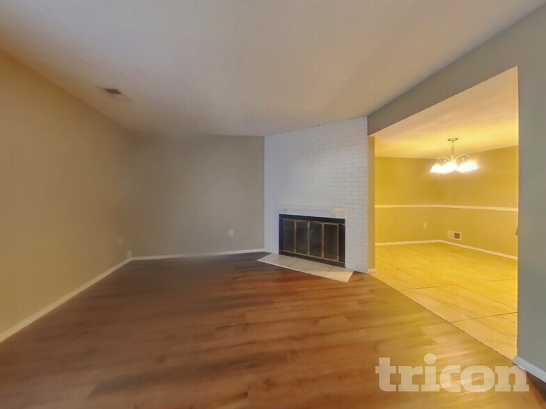 Building Photo - 1051 Dorset Dr