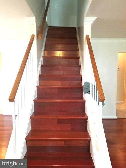 Building Photo - 9323 Player Dr