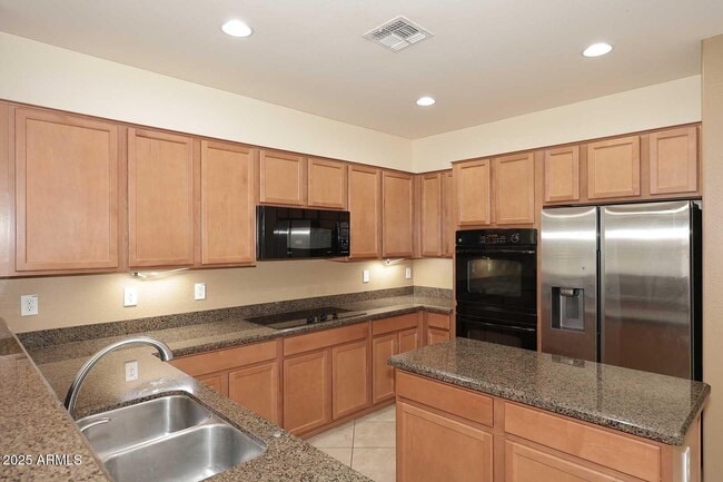 Building Photo - 11020 E Shepperd Ave