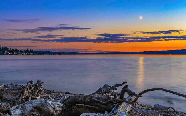 Building Photo - 3849 59th Ave SW