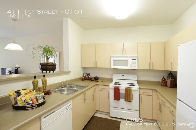 Building Photo - 411 1st St