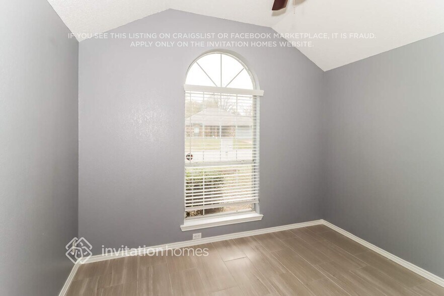 Building Photo - 1936 Ashley Dr