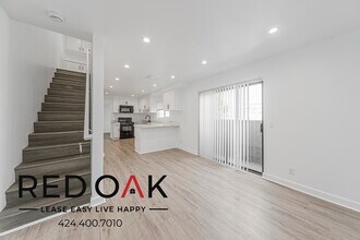 Building Photo - 619 N Kingsley Dr