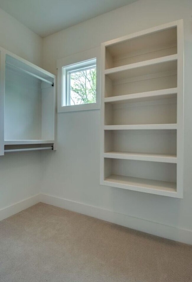 Building Photo - Beautiful 3 Bedroom Home in East Nashville
