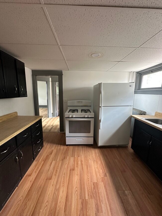 Building Photo - 1107 16th Ave