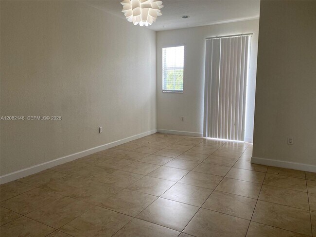 Building Photo - 7560 NW 116th Ave
