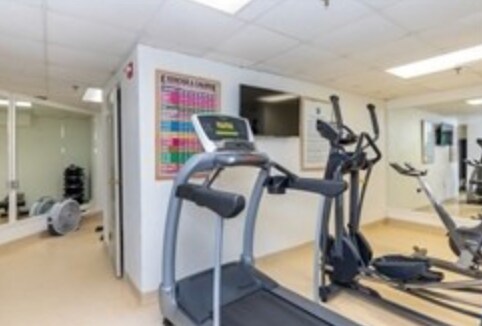 Building Photo - 100 Cove Way