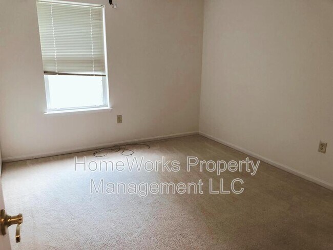 Building Photo - 3800 Meghan Dr