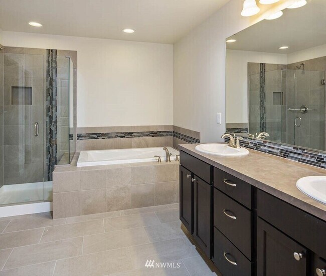 Building Photo - 14221 67th Ave E