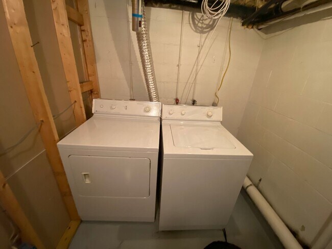 Building Photo - River-front condo