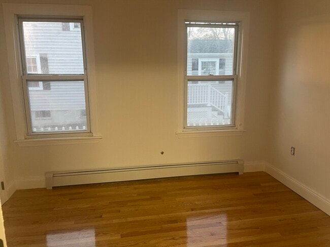 Building Photo - 324 Park St