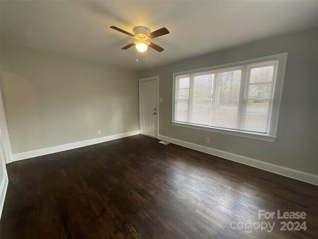 Building Photo - 1713 Younger Ave