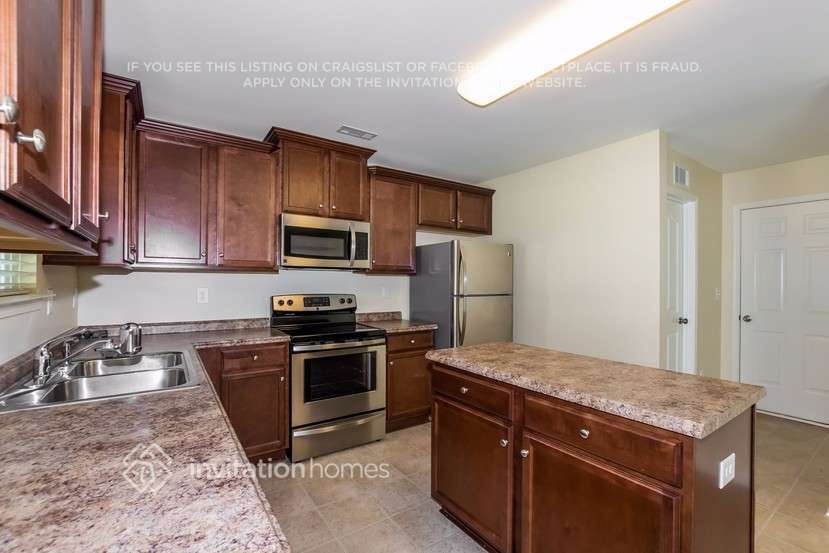 Building Photo - 9507 Pond Vista Court