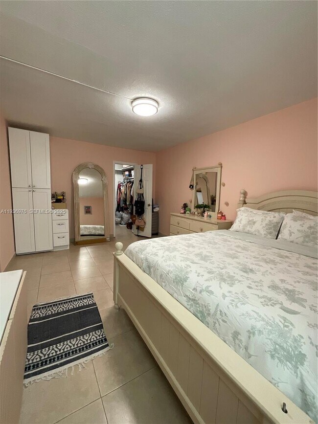 Building Photo - 820 NW 87th Ave