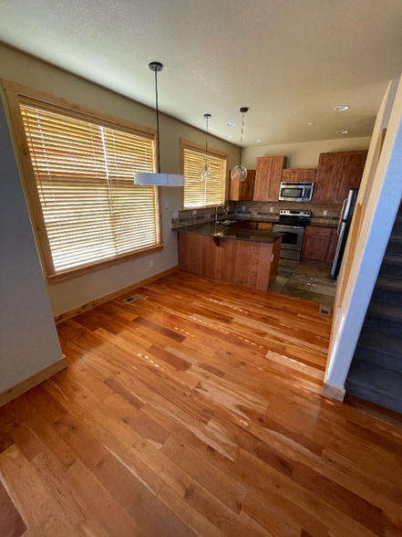 Building Photo - 275 Carina Cir