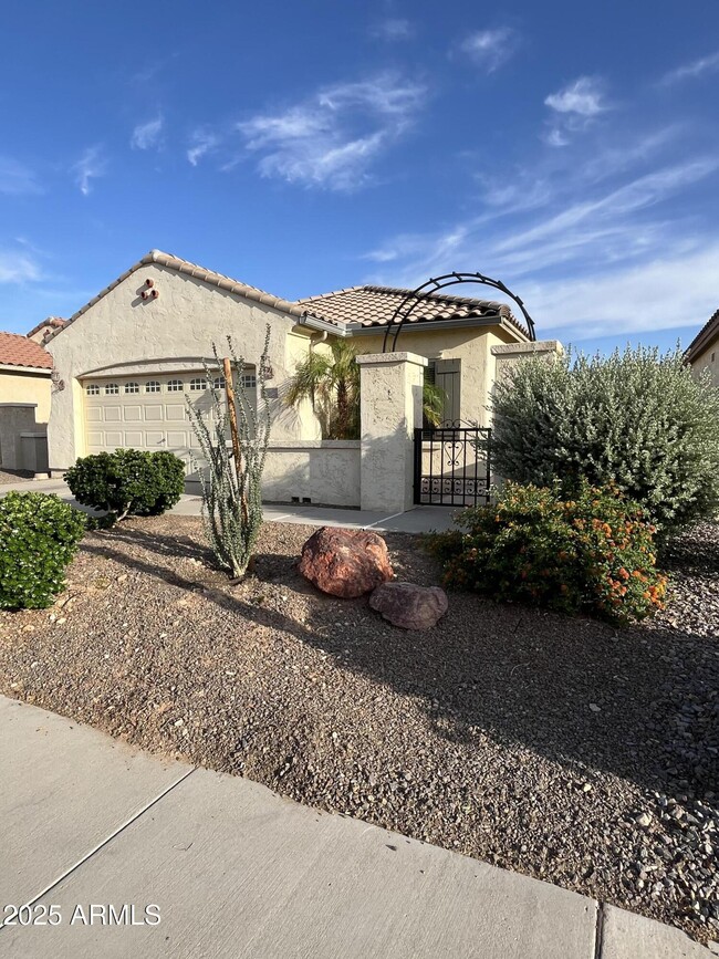 Building Photo - 26087 W Tonto Ln