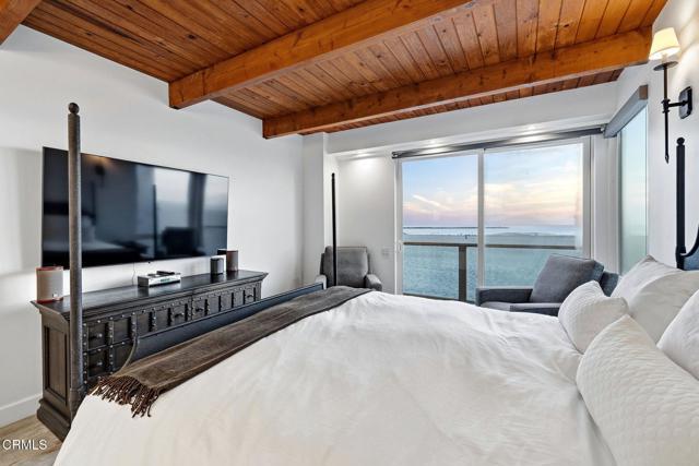 Building Photo - 3373 Ocean Dr