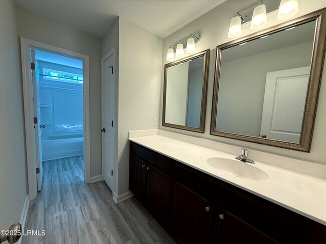 Building Photo - 1069 S Innovation Dr