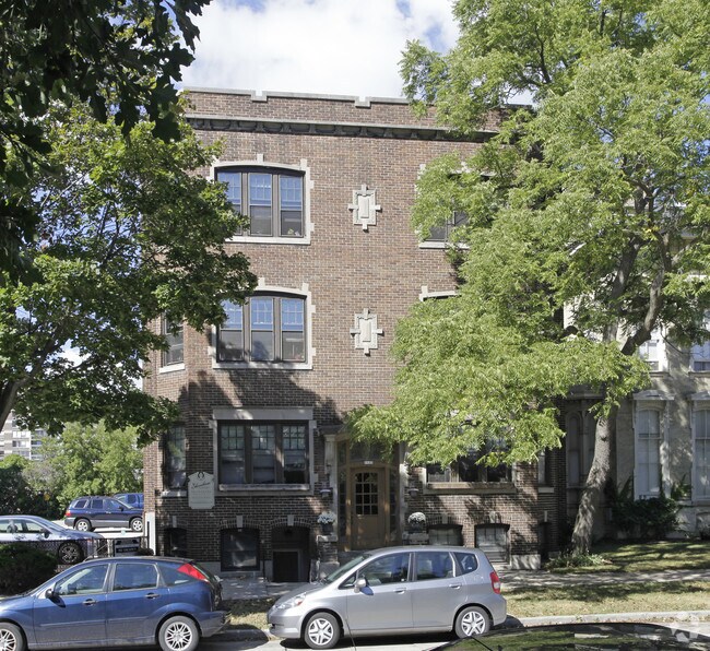 Primary Photo - Shoreham Apartments