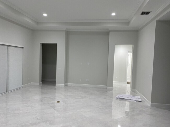 Building Photo - 4685 Estates Cir