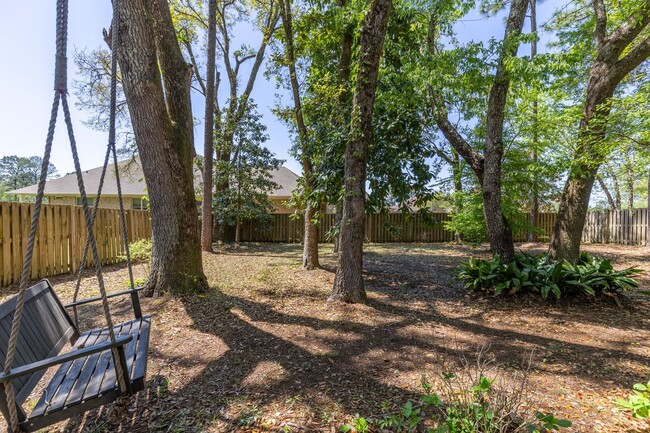 Building Photo - 4 Bedrooms, 3 bathrooms located in Fairhope!