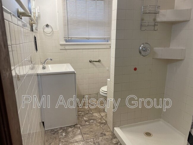 Building Photo - 1267 SW Plass Ave