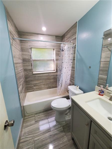 Building Photo - 4391 NW 75th Ave