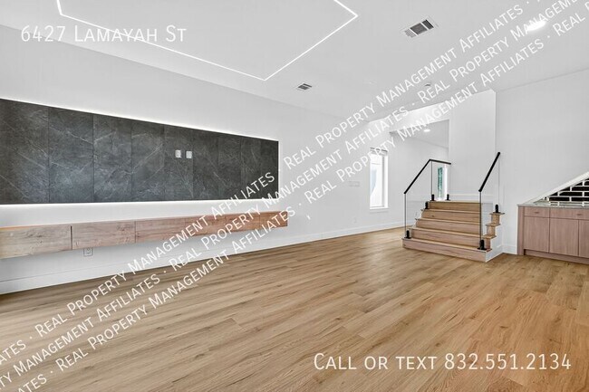 Building Photo - 6427 Lamayah St