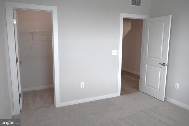 Building Photo - 13542 Innovation Station Lp